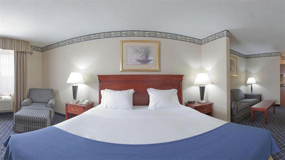 Holiday Inn Express & Suites Danville By Ihg Buitenkant foto