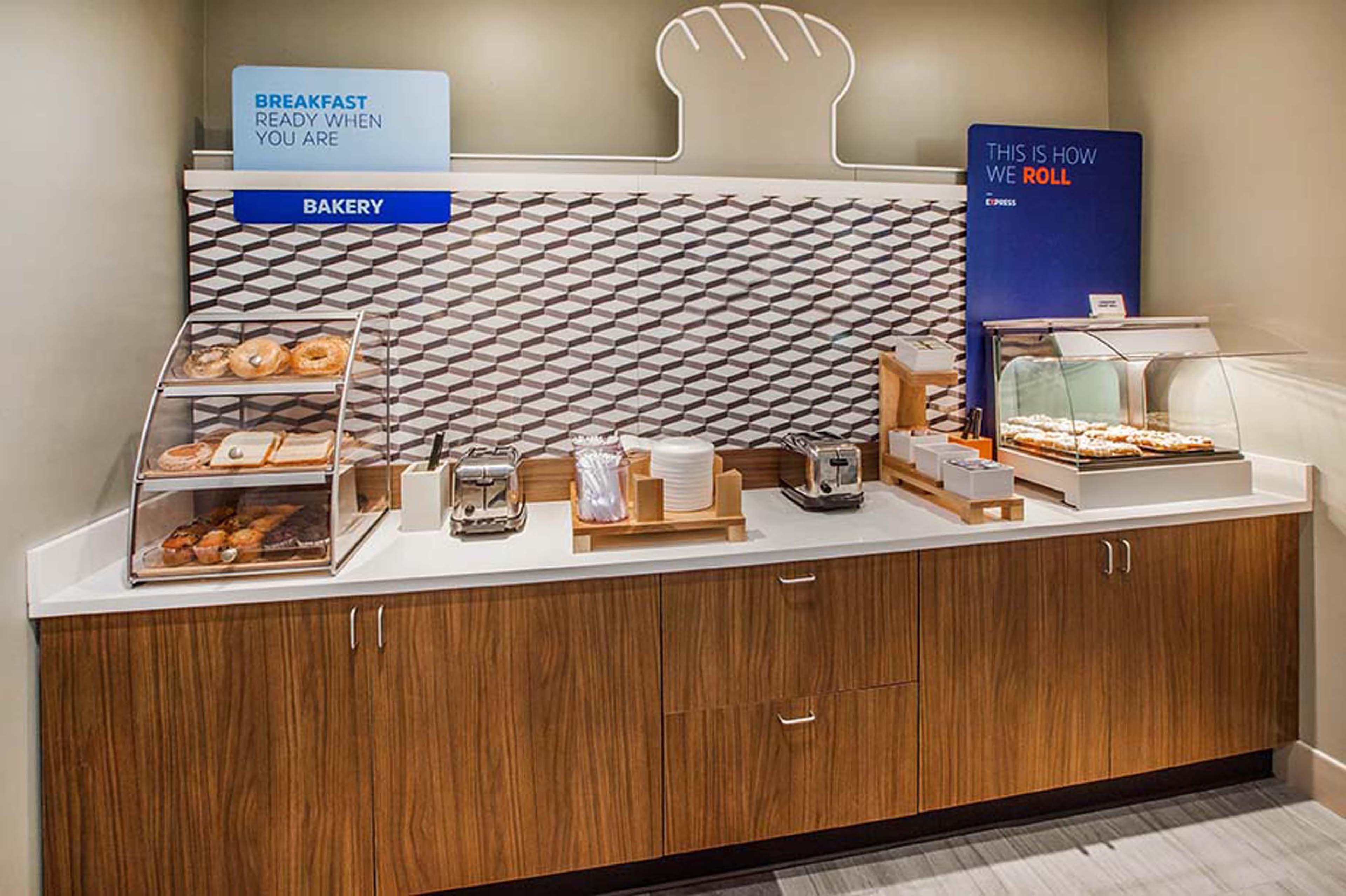 Holiday Inn Express & Suites Danville By Ihg Buitenkant foto