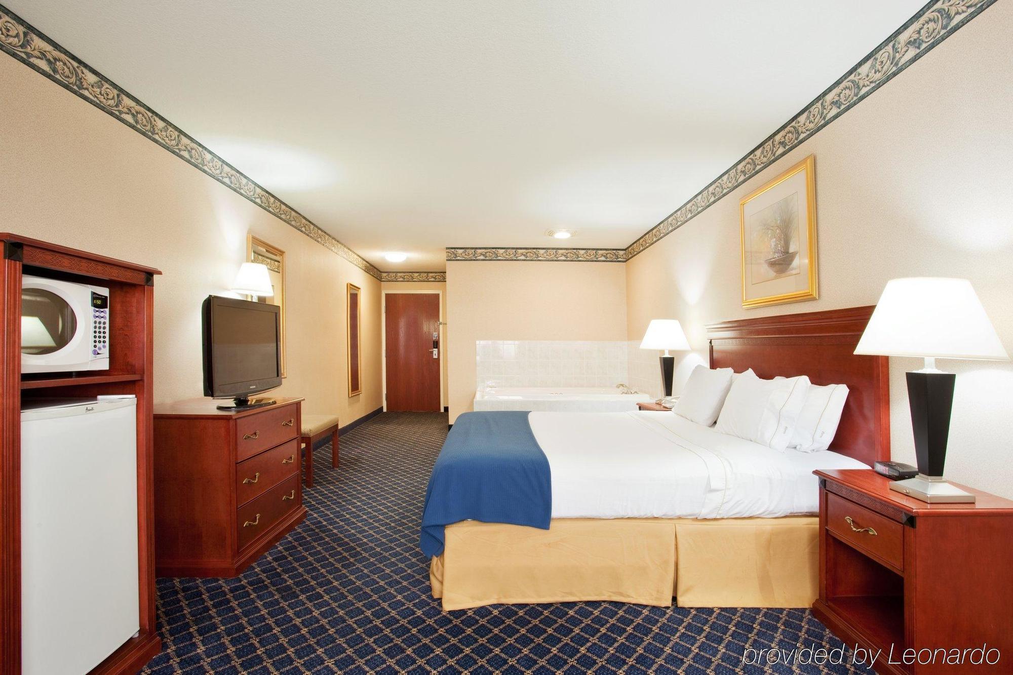 Holiday Inn Express & Suites Danville By Ihg Kamer foto
